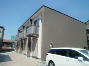 JR川越線徒歩17分　ファミリー入居可　長屋　木造2階建て　中型犬1頭飼育相談可　小型犬1頭飼育相談可　無料インターネット