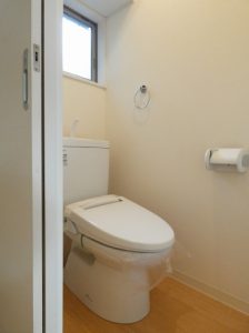 JR川越線徒歩17分　ファミリー入居可　長屋　木造2階建て　中型犬1頭飼育相談可　小型犬1頭飼育相談可　無料インターネット