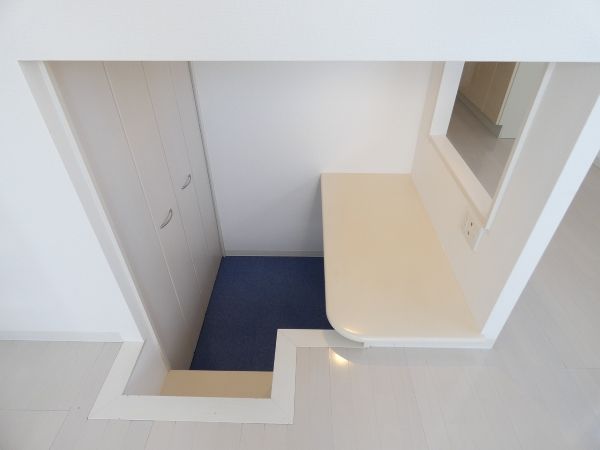 ルネス新富町スクエア DEN