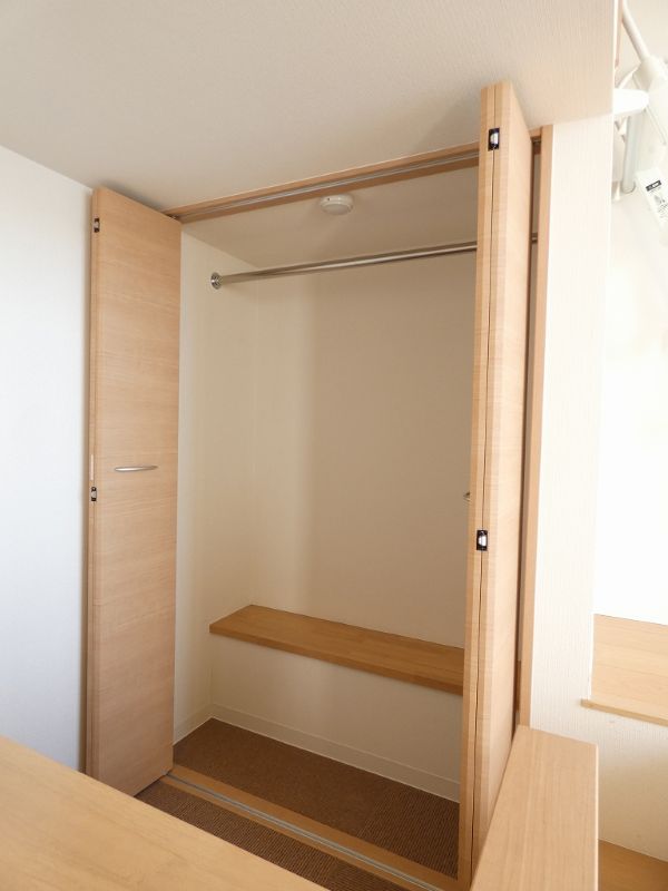 ルネス ポローニアクローゼット