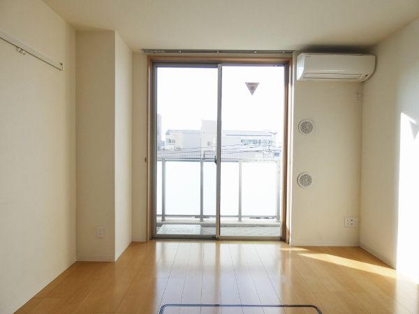 ルネス ポローニア居室